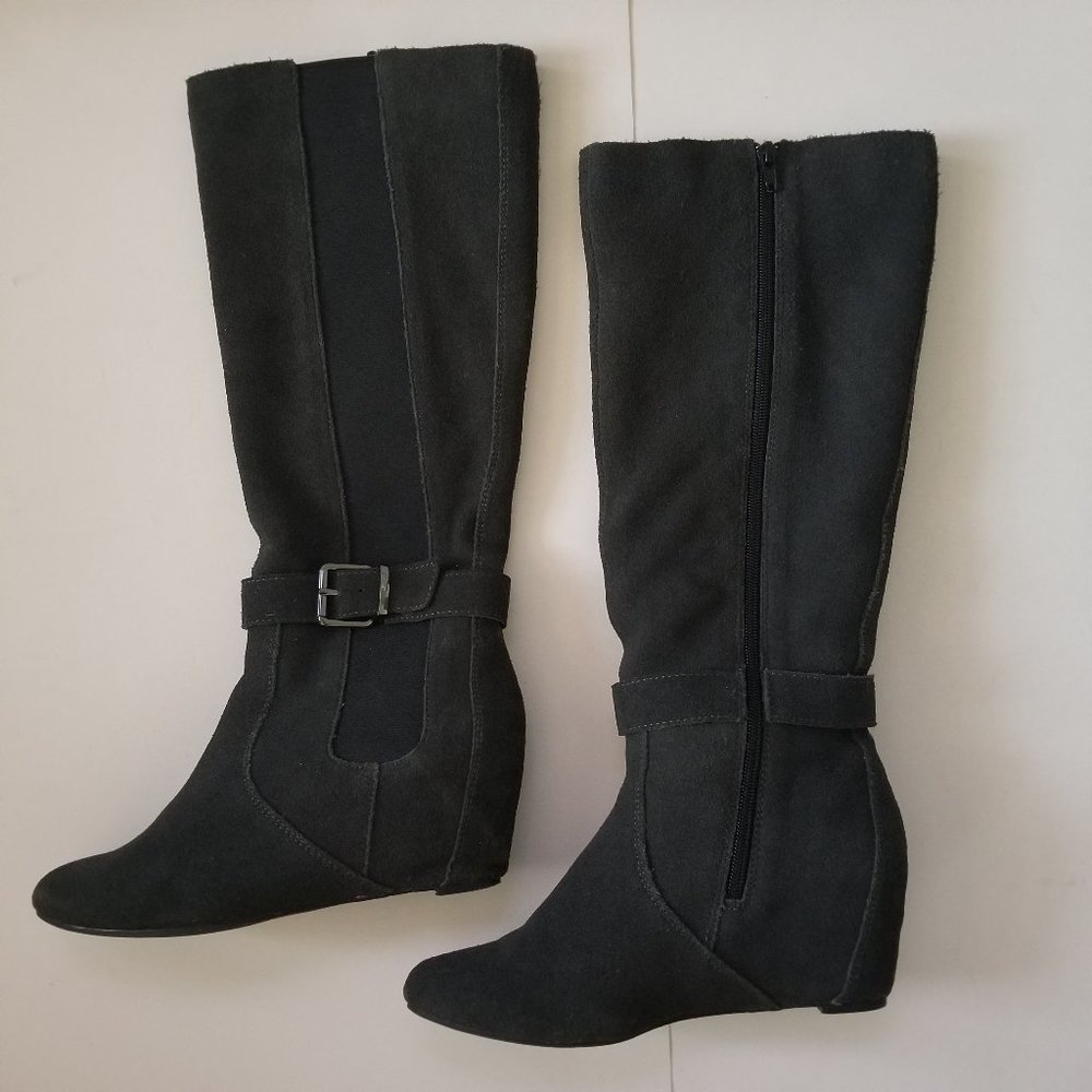 kenneth Cole Reaction Gray Suede Tall Boots  size 8.5